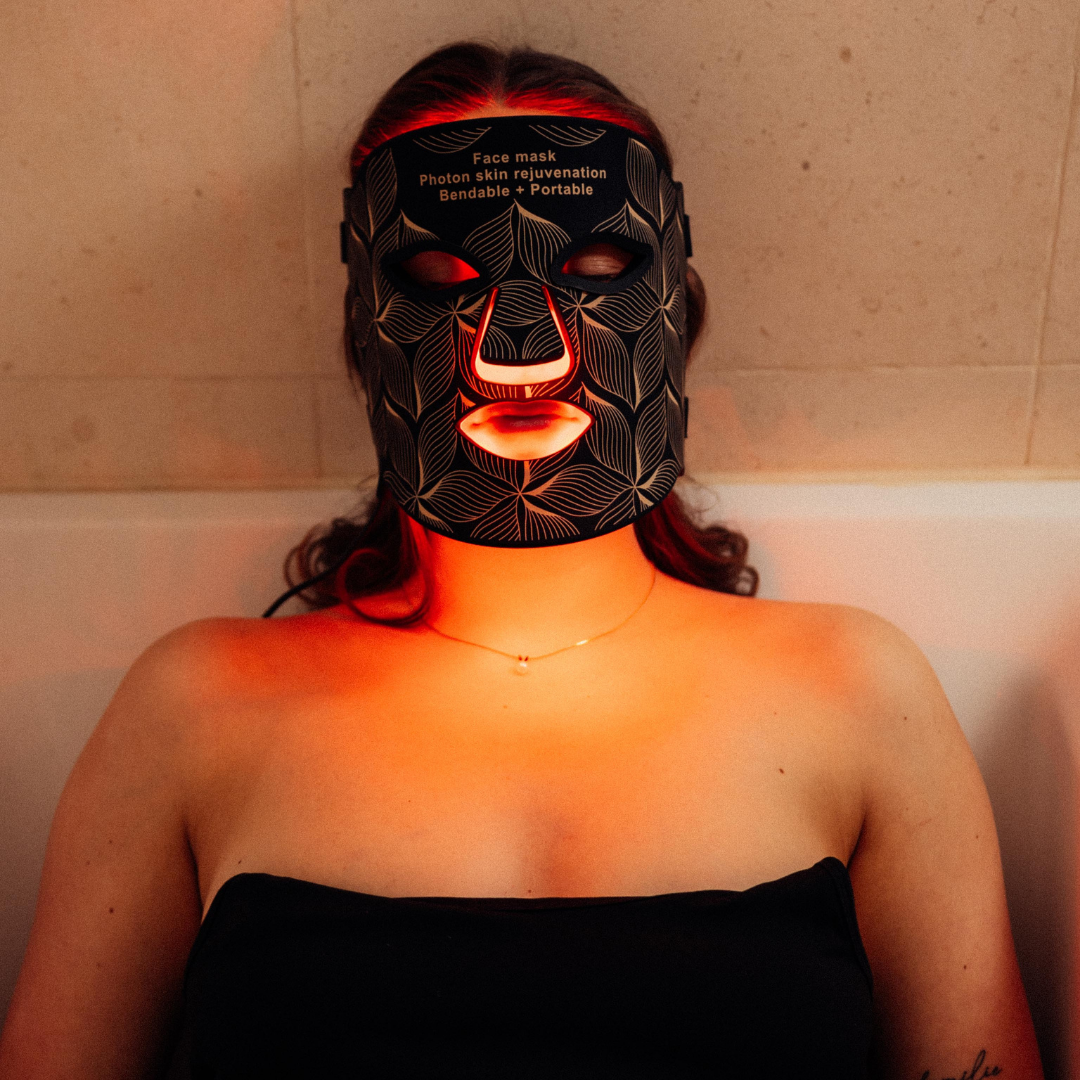 LUMI GLOW ansiktsmaske i bruk for hudfornyelse